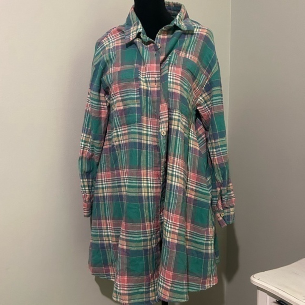 Umgee Small button down top    A